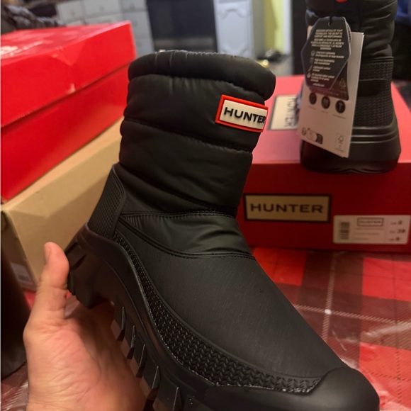 Hunter INTREPID SHORT SNOW BOOTS SZ 8 woman $250 plus retail value!! - Picture 3 of 7